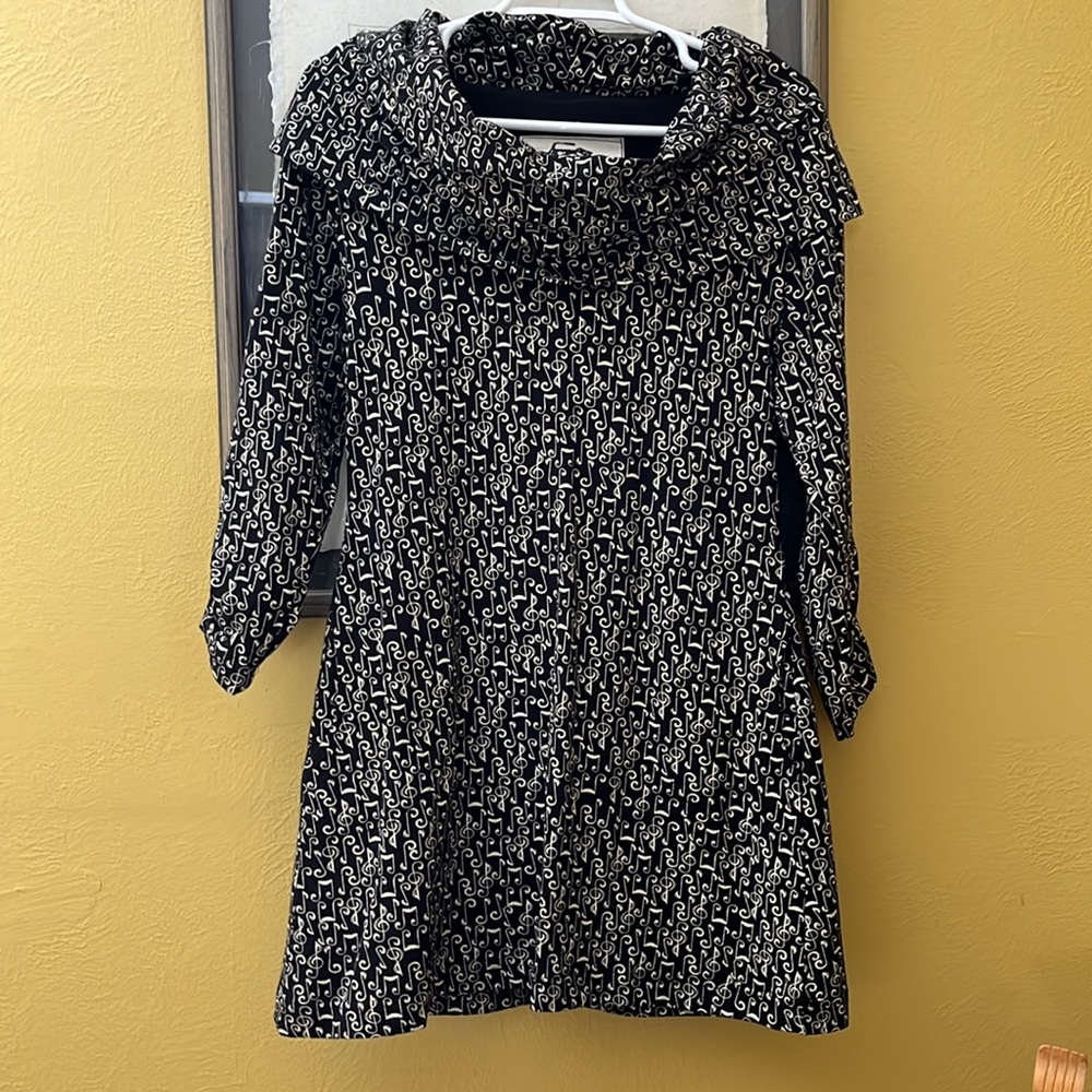 Effie’s Heart Beautiful musically themed black-and-white top